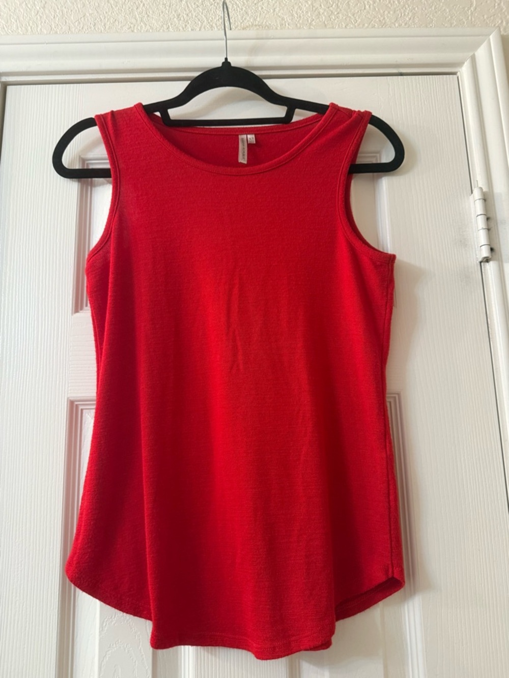 Banana Republic Sleeveless Women's Tank Top - Classic Scoop Neck